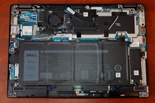 Laptop DELL Latitude 7390 - i7 8Th U - 16GB RAM - 256 HDD - Intel UHD Graphics GPU
